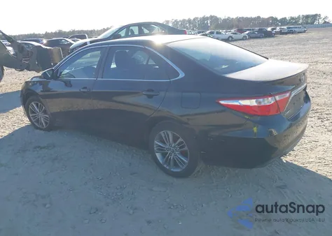 2015 Toyota Camry Se z USA, uszkodzony, nr VIN 4T1BF1FK0FU015391